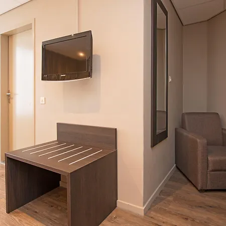 Отель Fletcher Restaurant Prinsen 3*