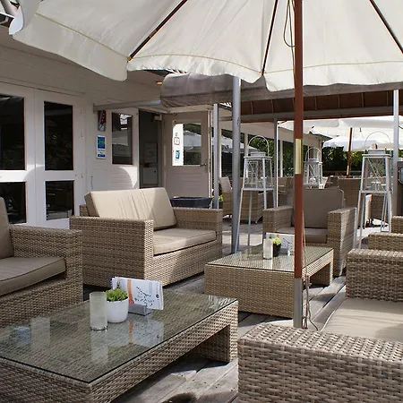 Отель Fletcher Restaurant Prinsen 3*